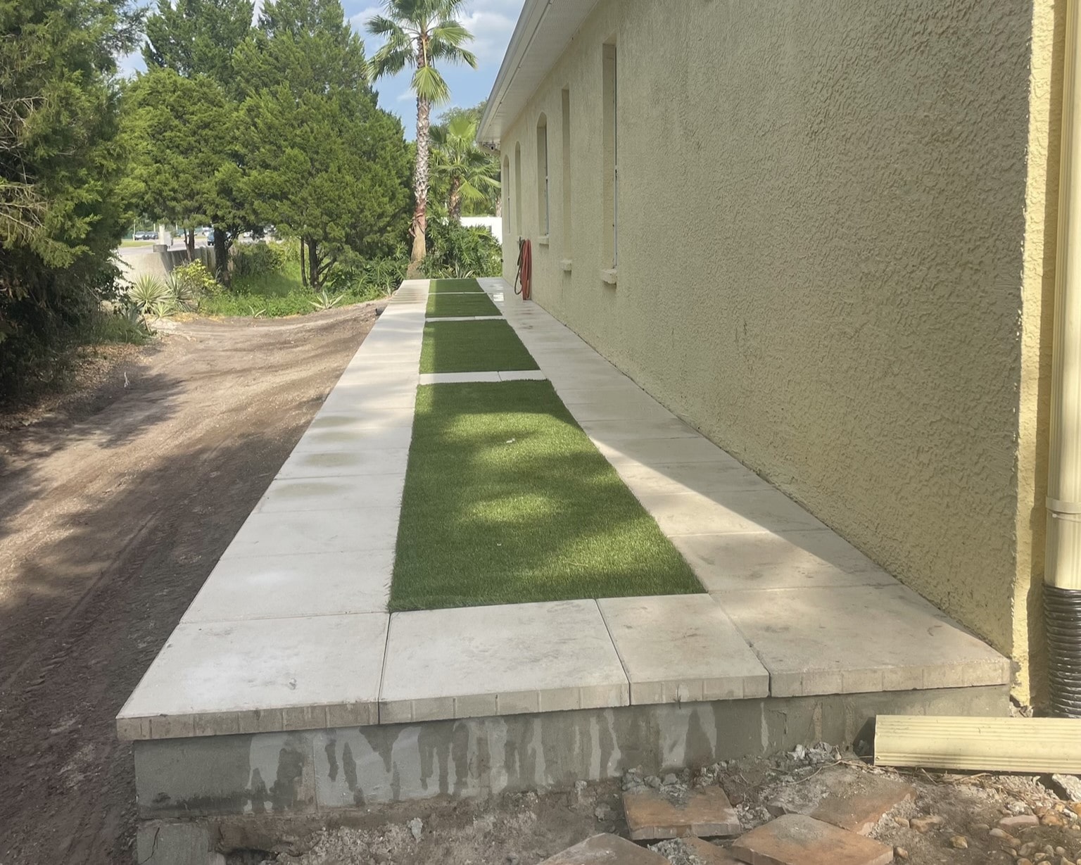 Stone Retaining Wall for Landscape
